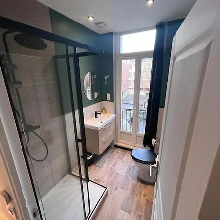 Apartment Bow Window Surplombant Le Marche De *