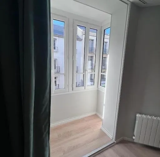 Апартаменты Bow Window Surplombant Le Marche De *